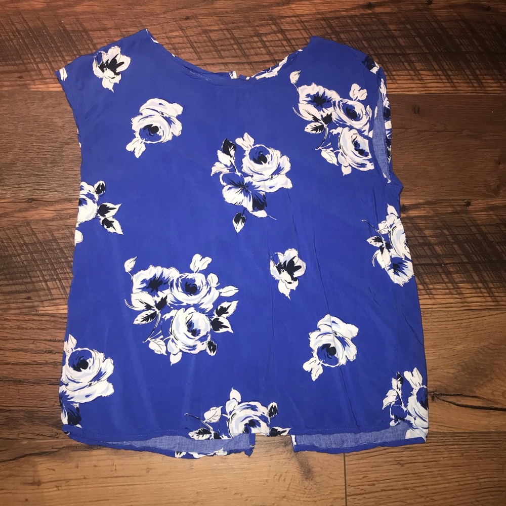 blue blouse